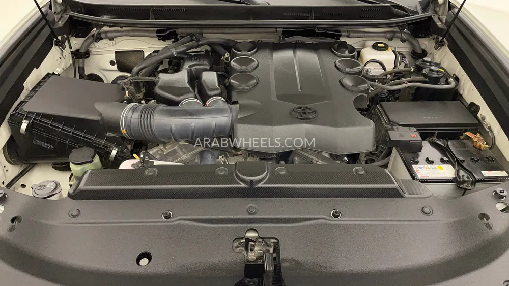 تويوتا لاند كروزر برادو 2023 for Sale in دبي Image-9