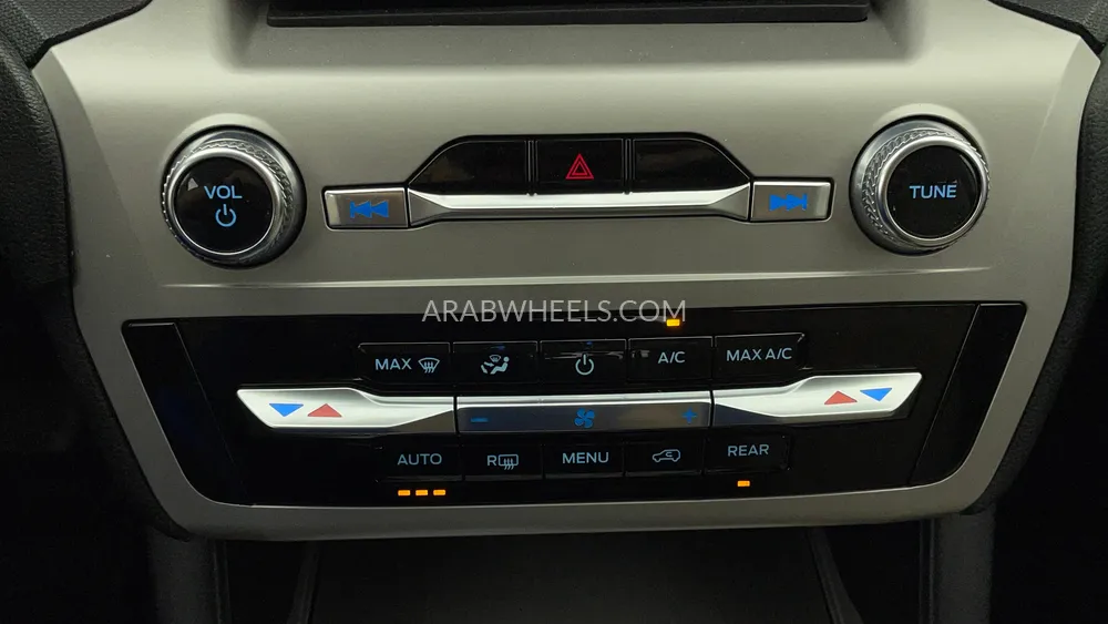 Ford Explorer 2023 for Sale in Dubai Image-46