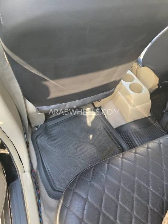 Nissan Tiida 2013 for Sale in Dubai Image-9
