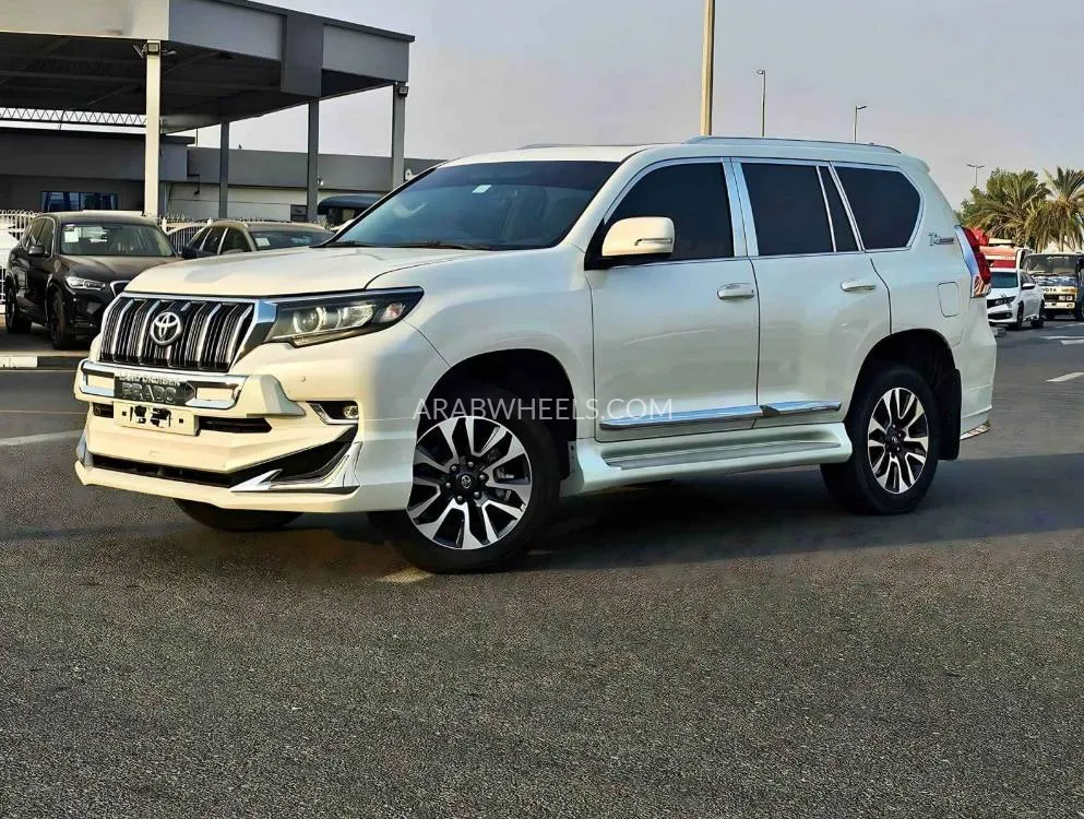 Toyota Land Cruiser Prado 2022 for Sale in Dubai Image-9