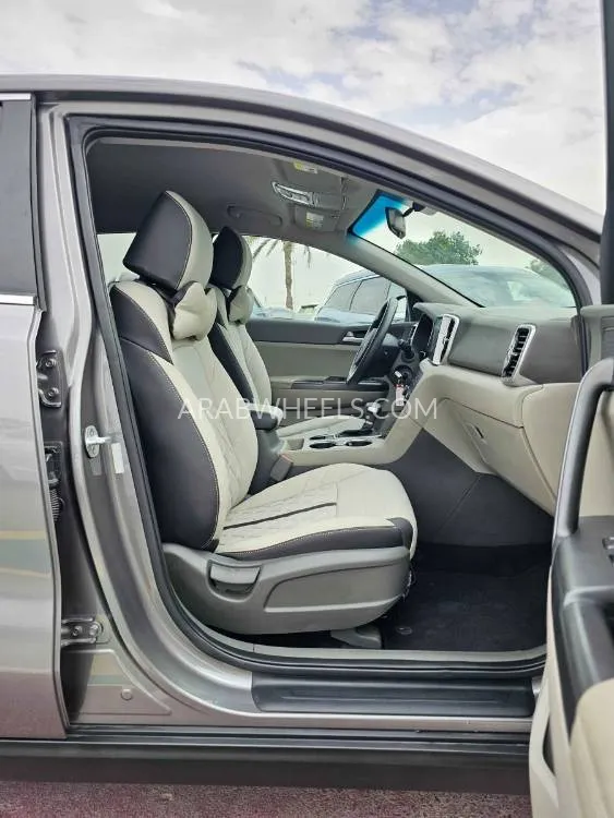 Kia Sportage 2019 for Sale in Dubai Image-14