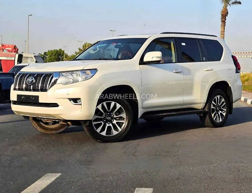 Toyota Land Cruiser Prado 2022 for Sale in Dubai Image-9