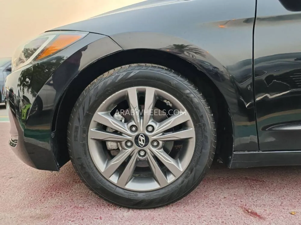 Hyundai Elantra 2017 for Sale in Dubai Image-4