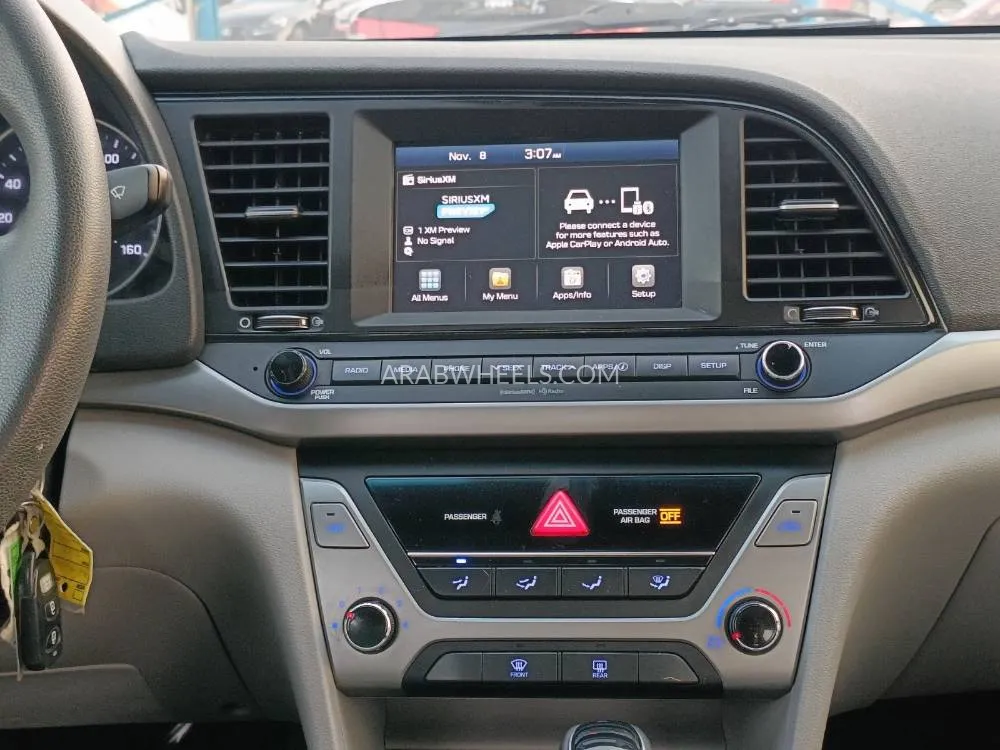 Hyundai Elantra 2017 for Sale in Dubai Image-10