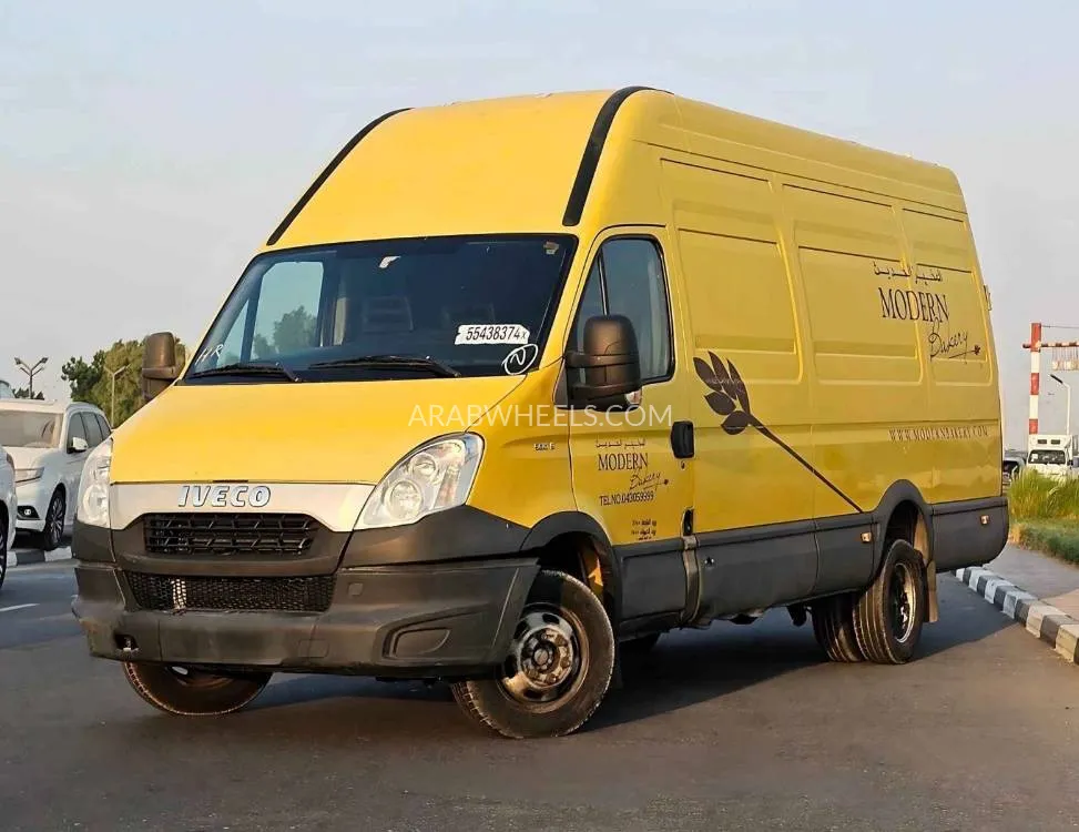 Iveco Daily 2014 for Sale in Dubai Image-5