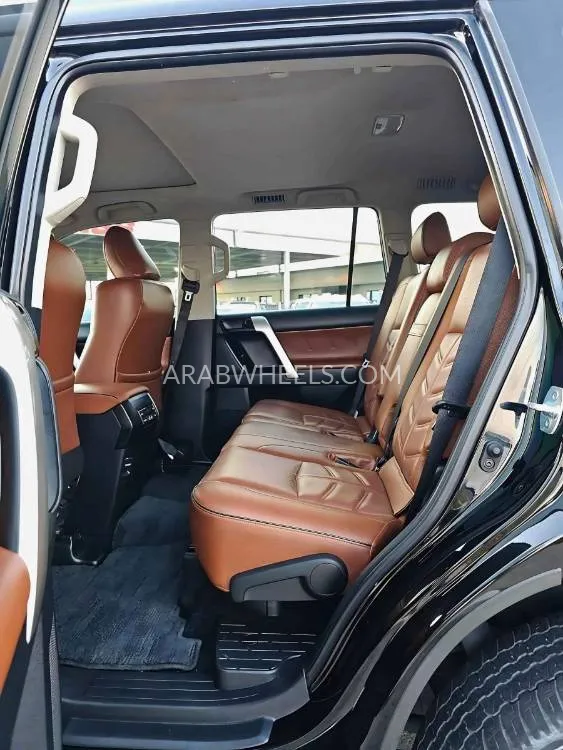 Toyota Land Cruiser Prado 2022 for Sale in Dubai Image-16