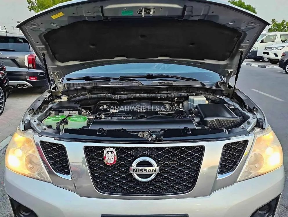 Nissan Patrol 2014 for Sale in Dubai Image-4