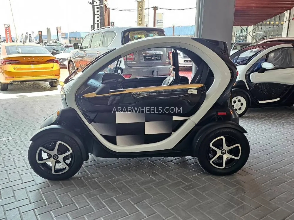 Renault Twizy 2019 for Sale in Dubai Image-12