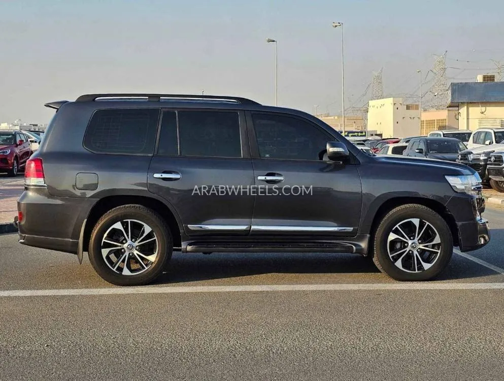 Toyota Land Cruiser 2010 for Sale in Dubai Image-9
