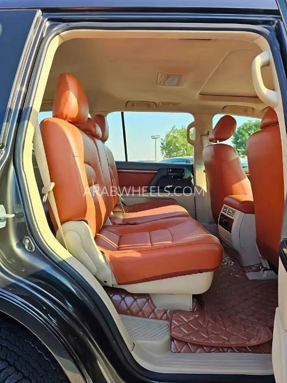 Toyota Land Cruiser 2018 for Sale in Dubai Image-4