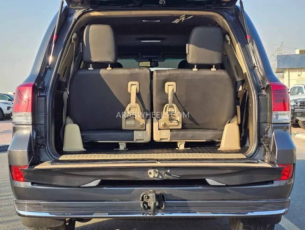 Toyota Land Cruiser 2010 for Sale in Dubai Image-6