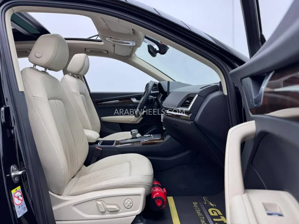 Audi Q5 2018 for Sale in Dubai Image-14