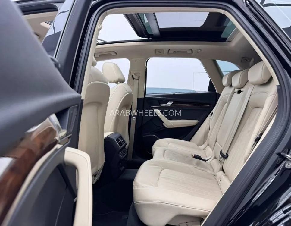 Audi Q5 2018 for Sale in Dubai Image-15