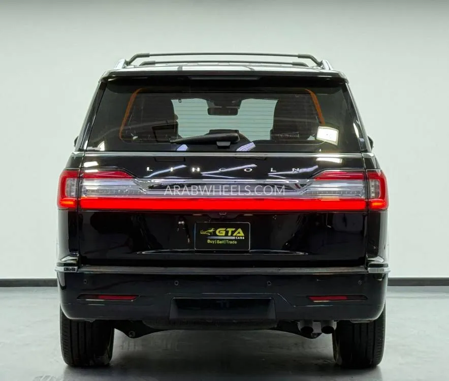 Lincoln Navigator 2019 for Sale in Dubai Image-2