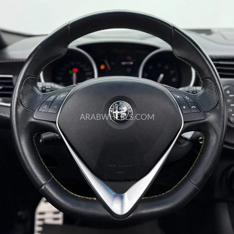 الفا روميو جولييتا 2021 for Sale in دبي Image-8