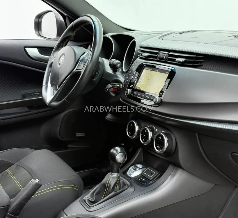 الفا روميو جولييتا 2021 for Sale in دبي Image-13