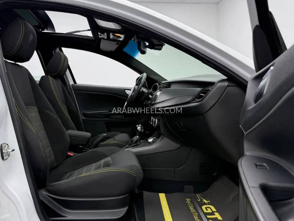 الفا روميو جولييتا 2021 for Sale in دبي Image-14