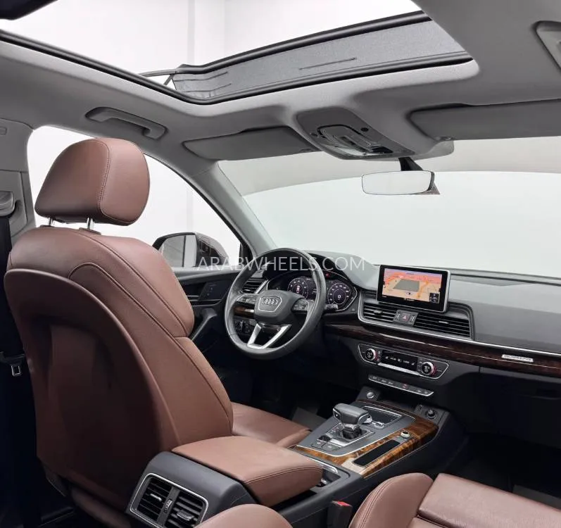 Audi Q5 2018 for Sale in Dubai Image-12