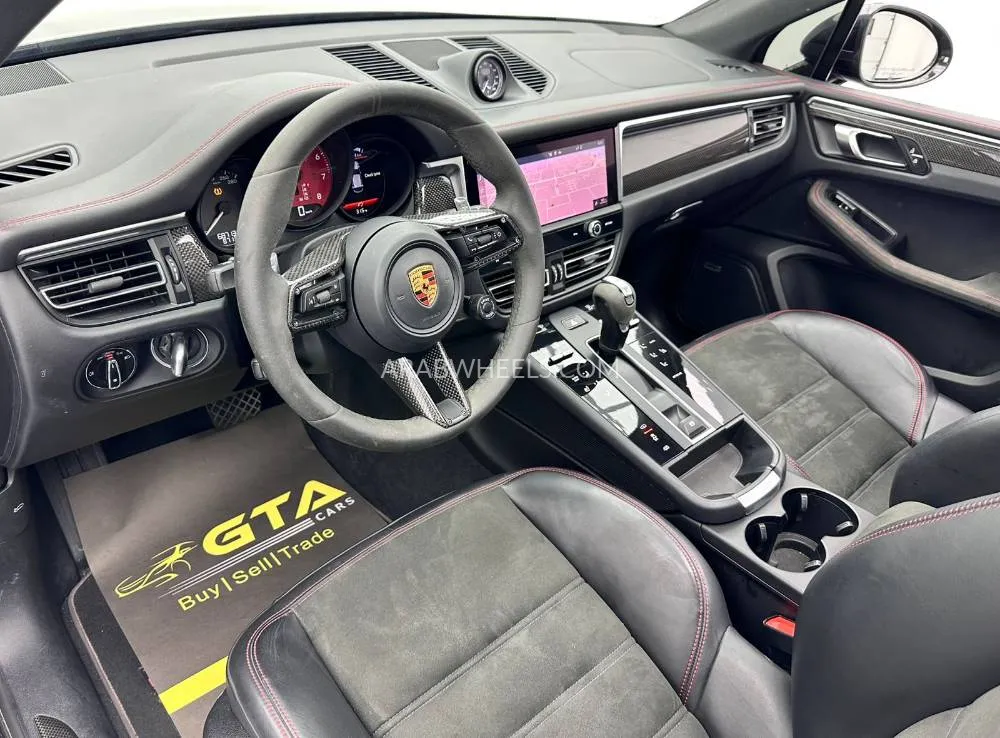 Porsche Macan 2022 for Sale in Dubai Image-8
