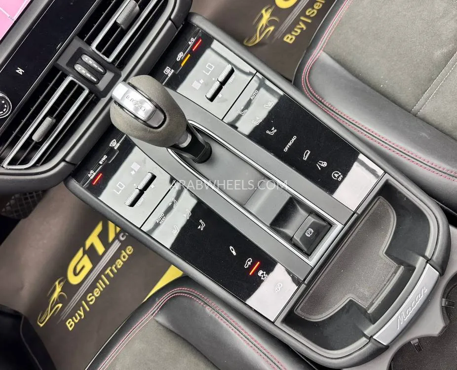 Porsche Macan 2022 for Sale in Dubai Image-13