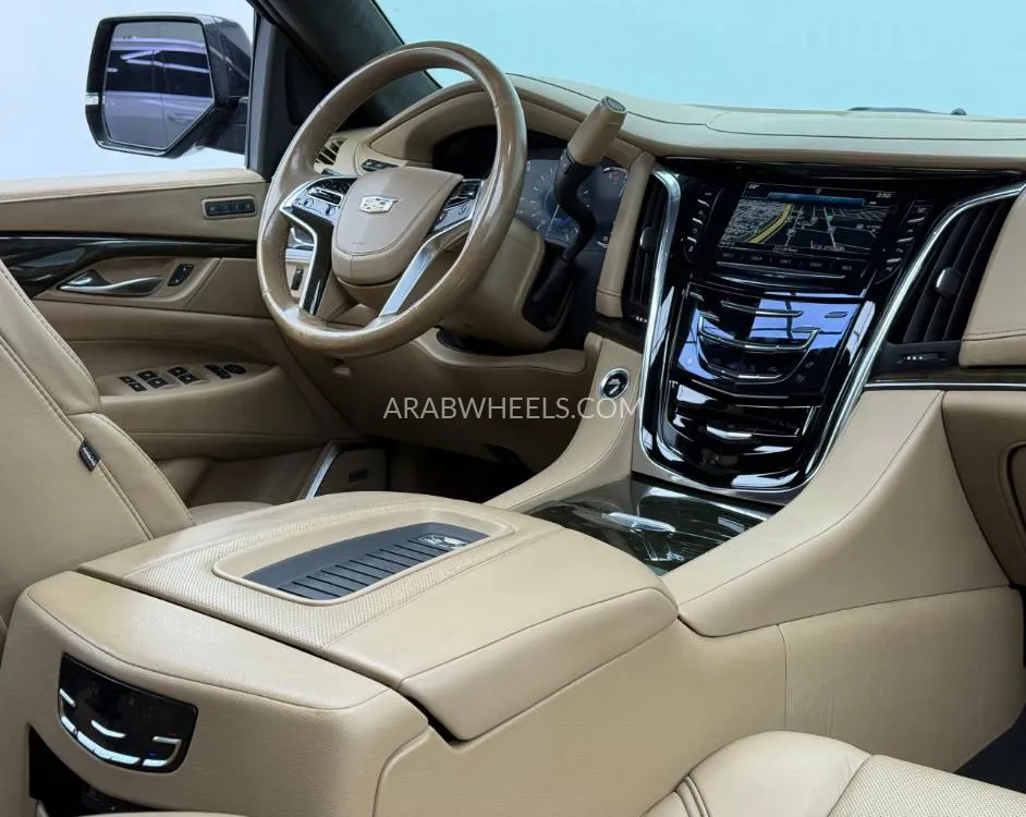 Cadillac Escalade 2018 for Sale in Dubai Image-12
