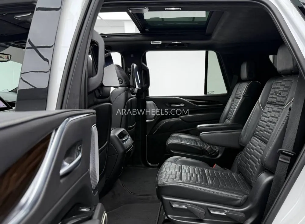 Cadillac Escalade 2022 for Sale in Dubai Image-7