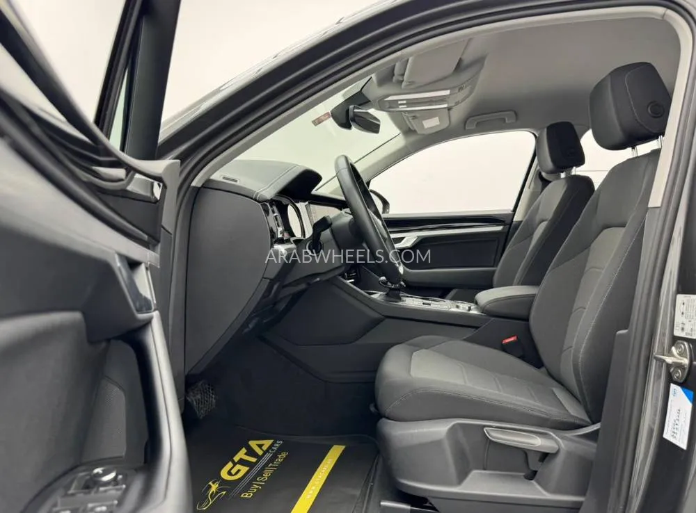 Volkswagen Touareg 2023 for Sale in Dubai Image-16