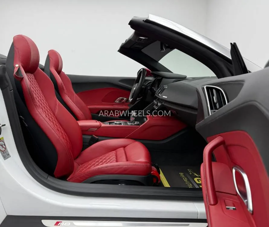 Audi R8 2022 for Sale in Dubai Image-13
