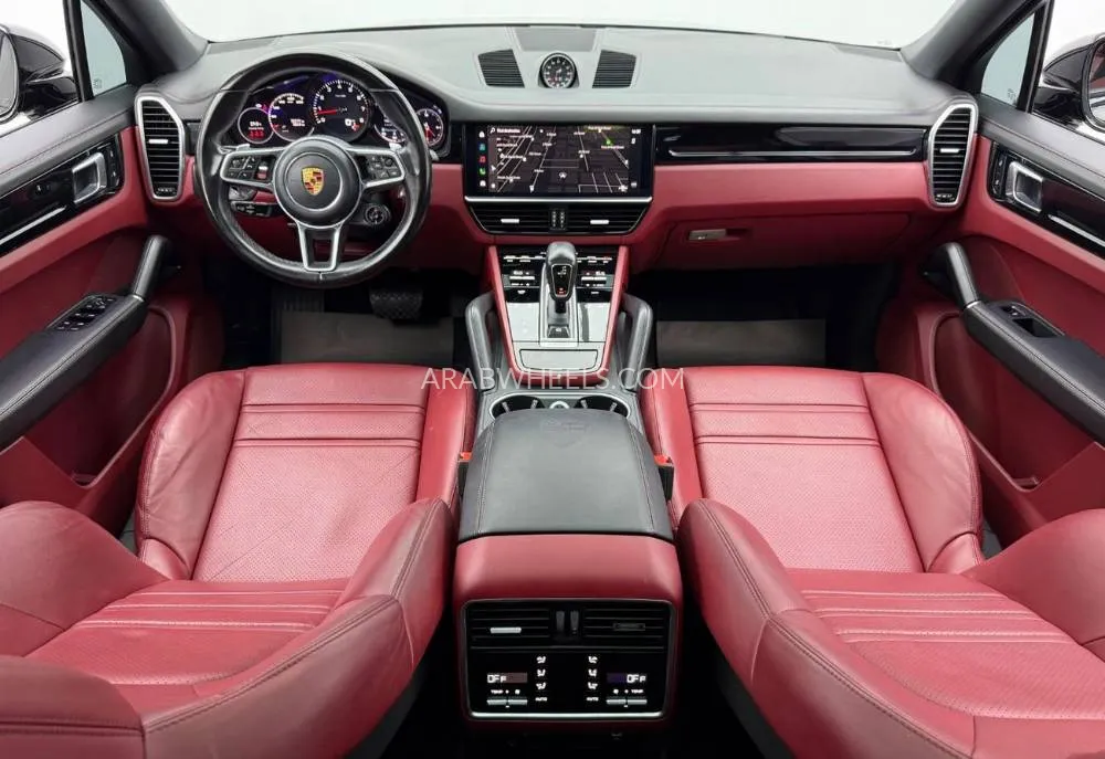 Porsche Cayenne 2022 for Sale in Dubai Image-4