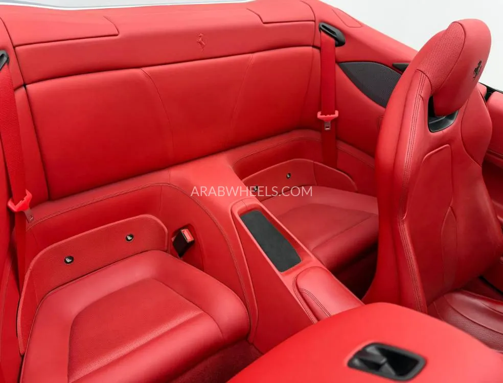 Ferrari Portofino 2019 for Sale in Dubai Image-12