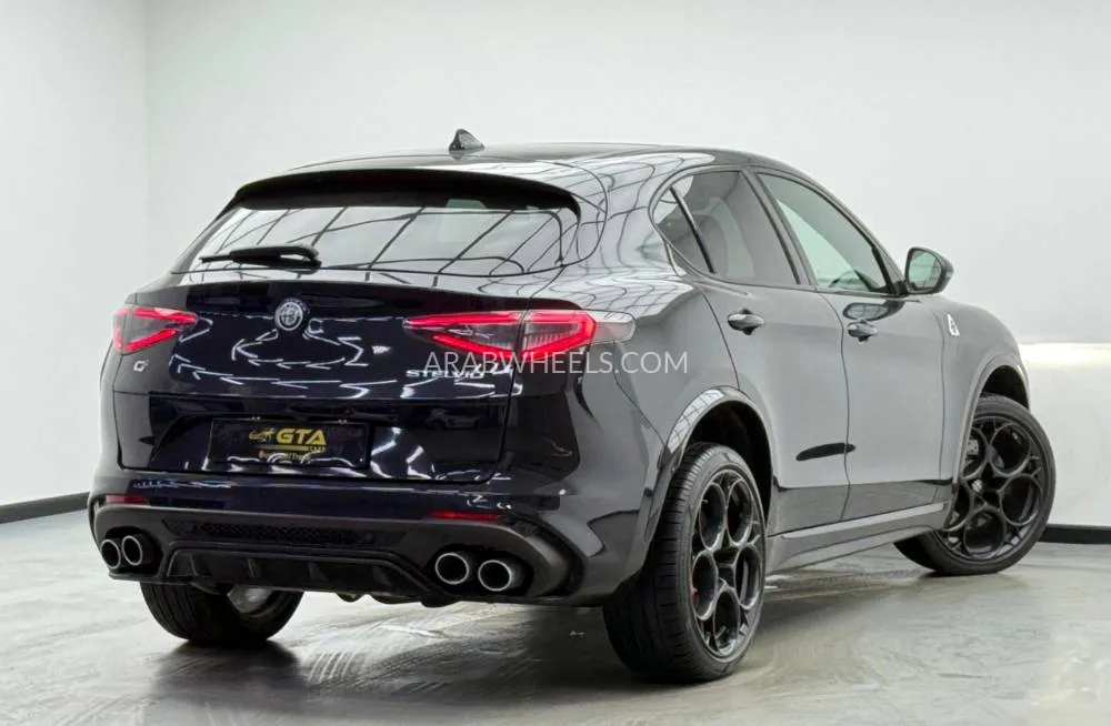 الفا روميو ستيلفيو 2024 for Sale in دبي Image-3