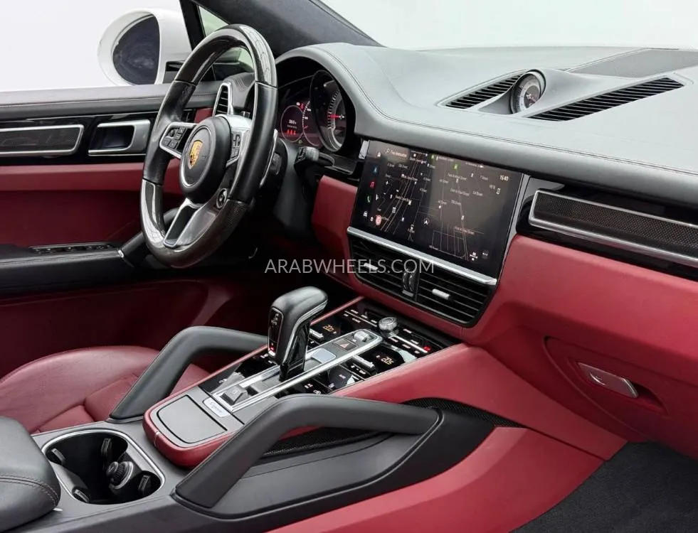 Porsche Cayenne 2022 for Sale in Dubai Image-11