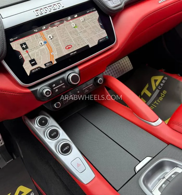 Ferrari Gtc4lusso 2018 for Sale in Dubai Image-16