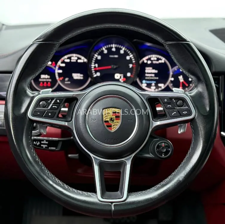 Porsche Cayenne 2022 for Sale in Dubai Image-11