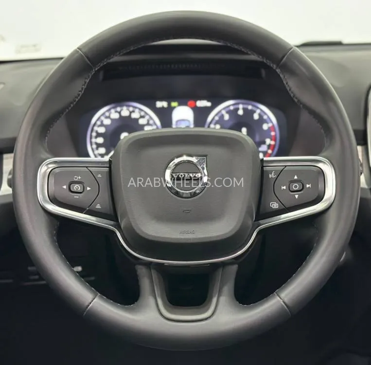 Volvo XC40 2022 for Sale in Dubai Image-7