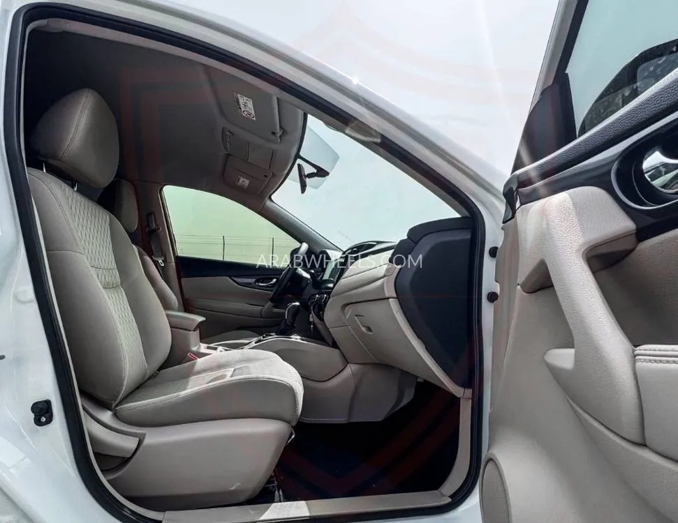 Nissan X-Trail 2022 for Sale in Sharjah Image-9