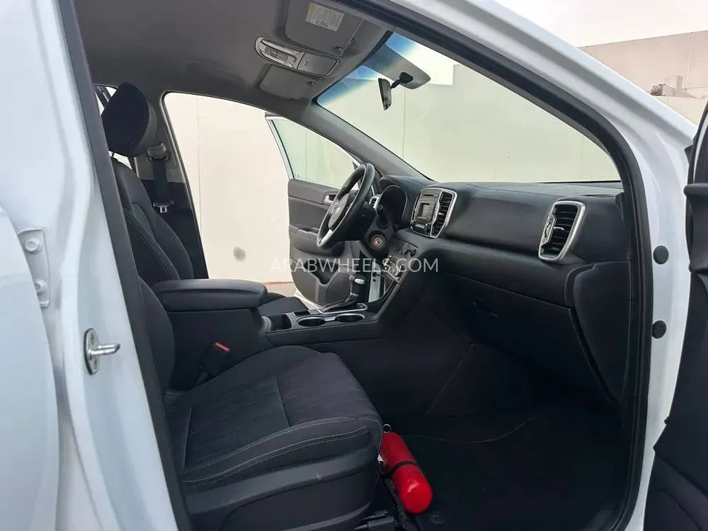 Kia Sportage 2019 for Sale in Sharjah Image-11