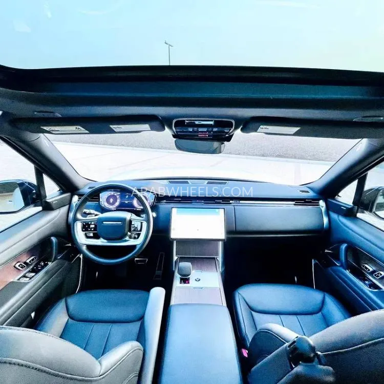 Land Rover Range Rover 2024 for Sale in Fujairah Image-8