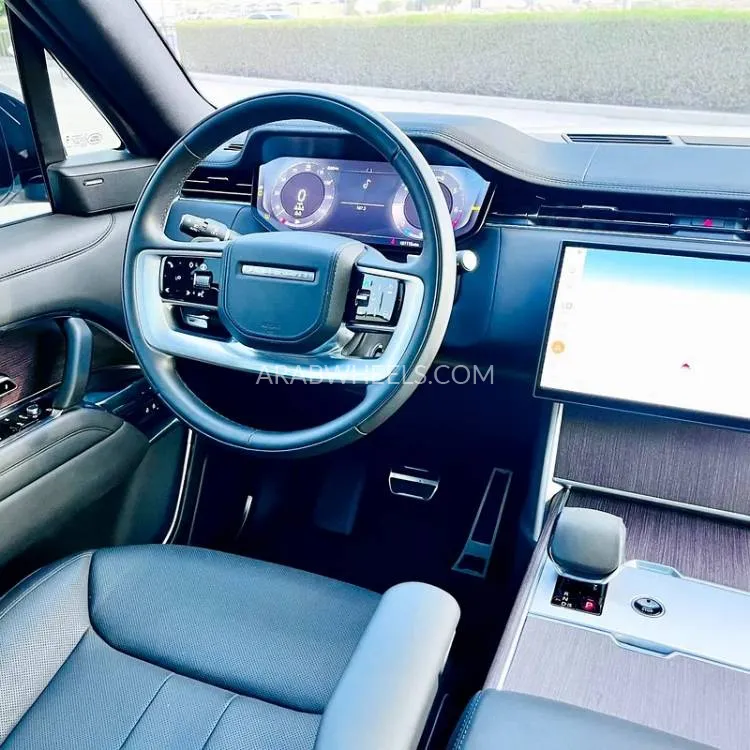 Land Rover Range Rover 2024 for Sale in Fujairah Image-9