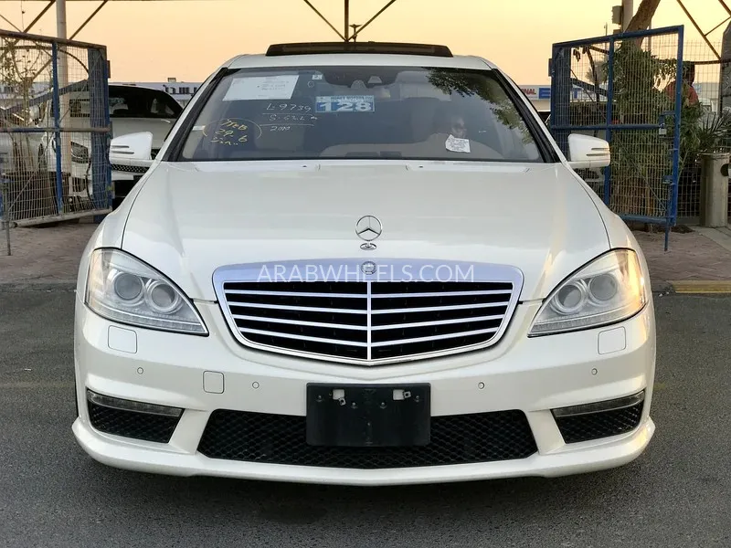 Mercedes Benz CLS Class 2010 for Sale in Dubai Image-2