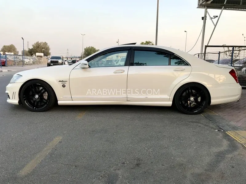 Mercedes Benz CLS Class 2010 for Sale in Dubai Image-7