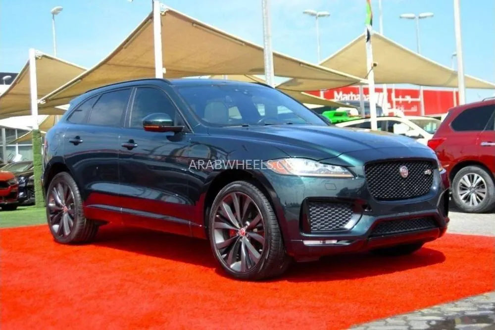 Jaguar F Pace 2018 for Sale in Sharjah Image-3