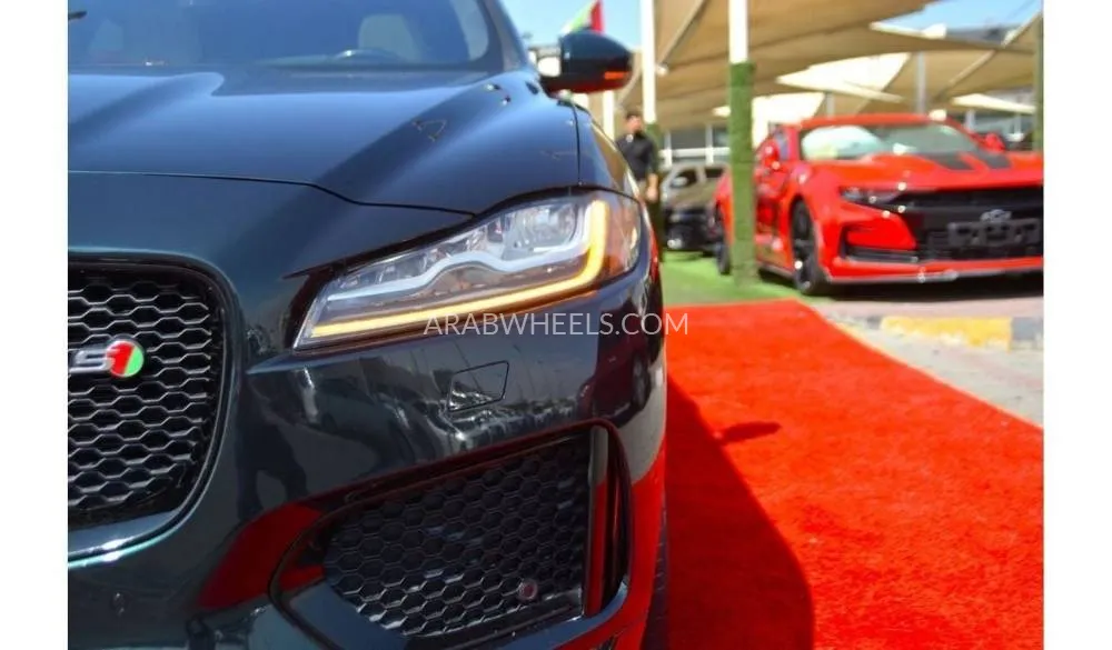 Jaguar F Pace 2018 for Sale in Sharjah Image-15