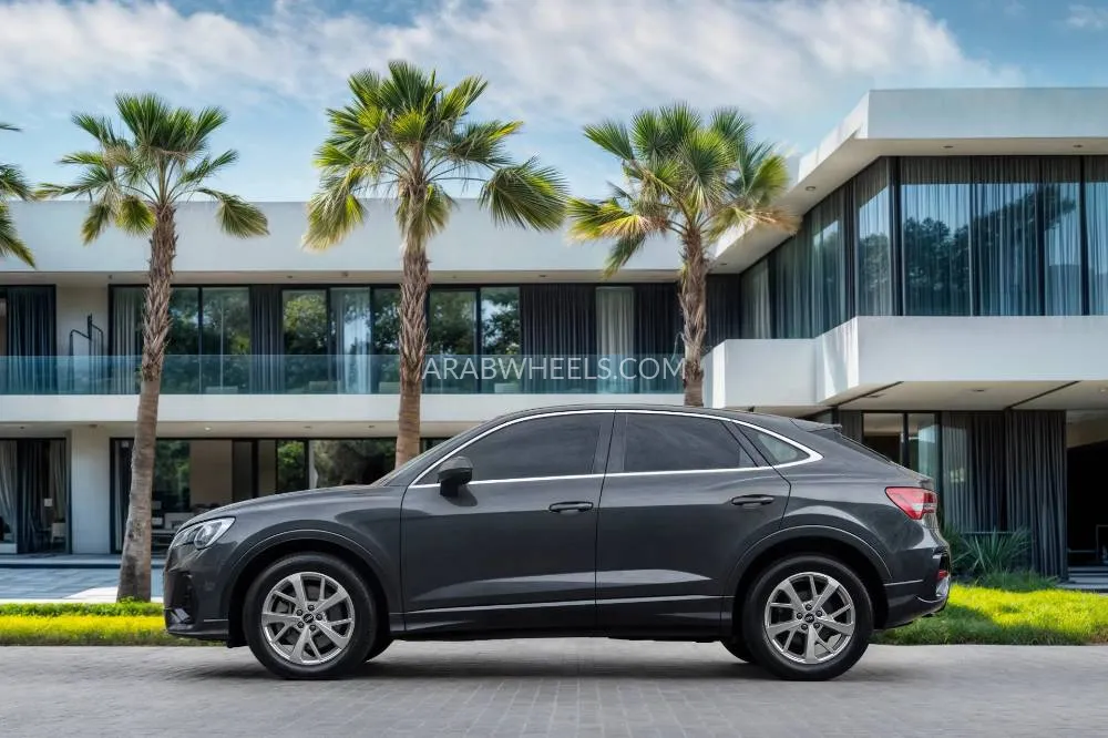 Audi Q3 2022 for Sale in Dubai Image-2