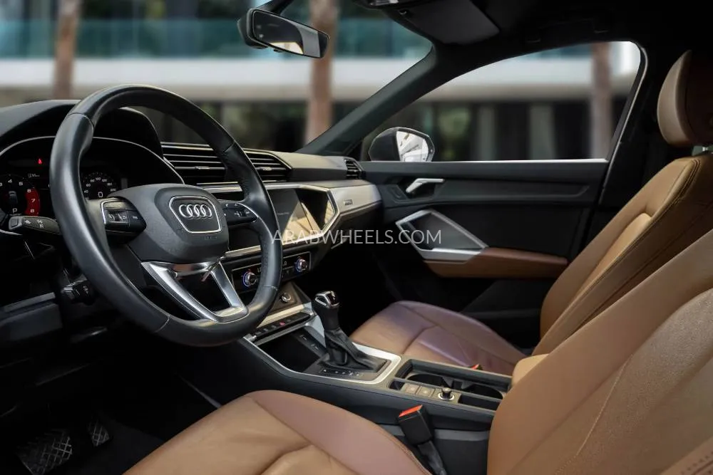 Audi Q3 2022 for Sale in Dubai Image-9