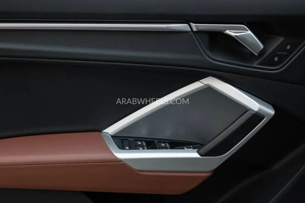 Audi Q3 2022 for Sale in Dubai Image-12