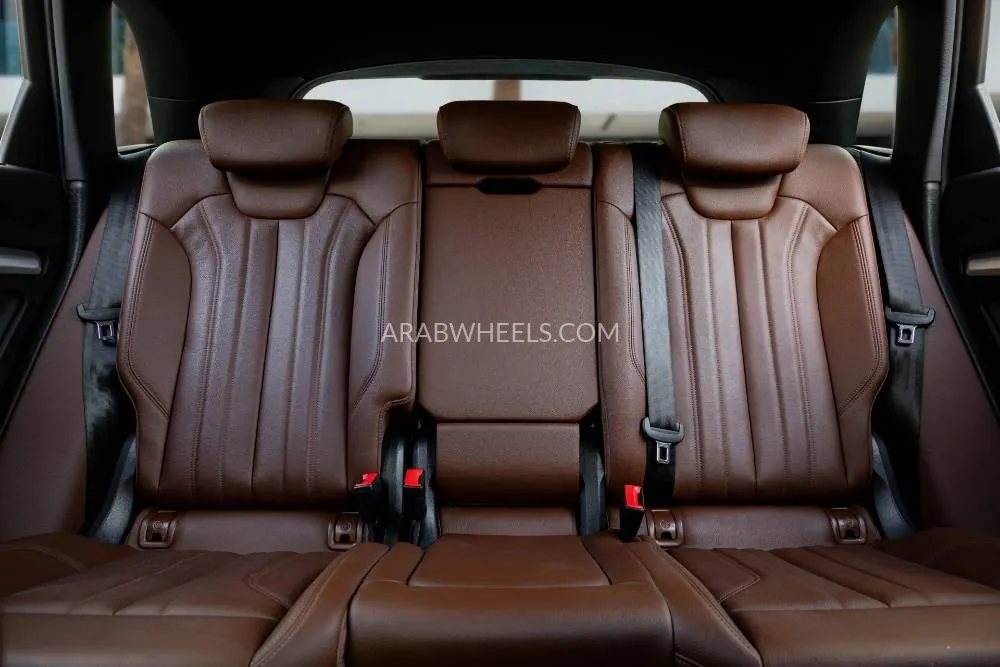 Audi Q5 2020 for Sale in Dubai Image-12