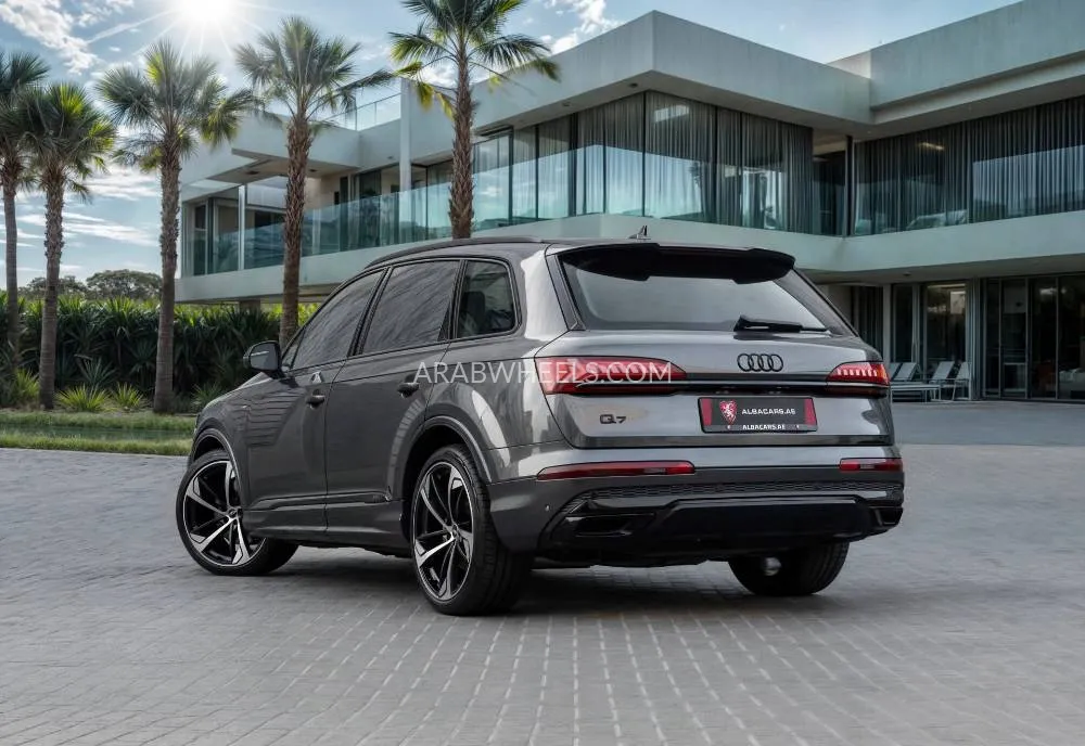 Audi Q7 2023 for Sale in Dubai Image-18