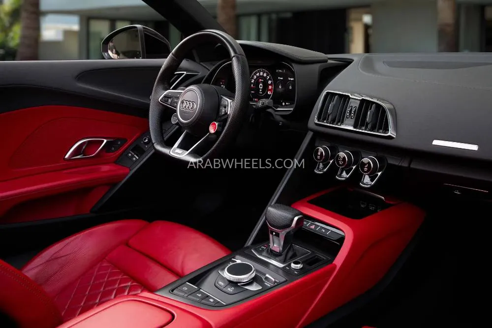 Audi R8 2021 for Sale in Dubai Image-8