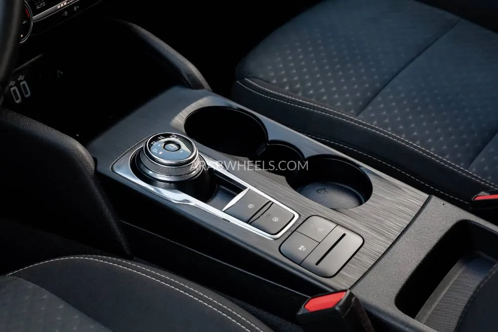 Ford Escape 2022 for Sale in Dubai Image-10